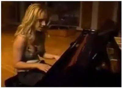 britney spears on the Piano