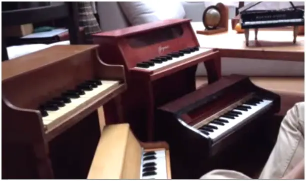 toy pianos