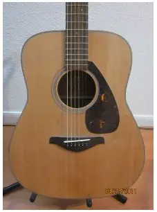 Yamaha FG700S Acoustic Guitar BUNDLE