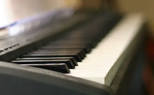 electronic keyboard piano