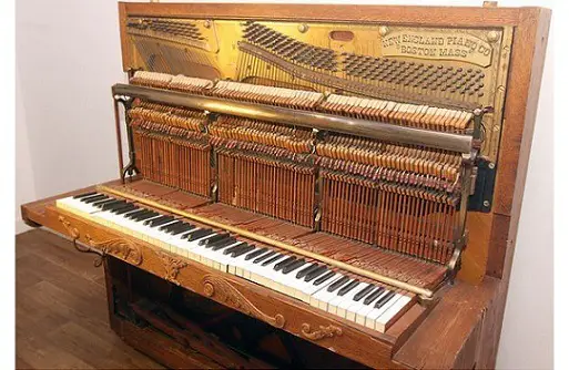 lennon piano beatles story museum