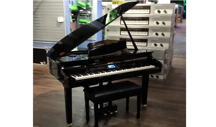 Suzuki baby grand digital piano