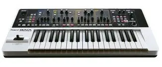 synthesizer / synth keyboard